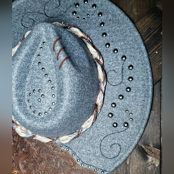 NWT Grey Felt Burned Fedora With Genuine Leather And Silver Studs main image 7